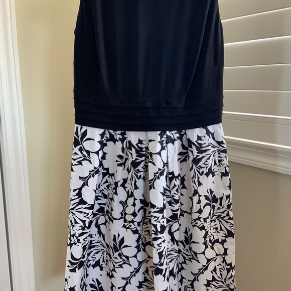Ralph Lauren summer dress. Flowered cotton skirt. Black elastane top. Comfy! - Picture 1 of 5